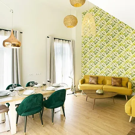 Graffiti Apartment *