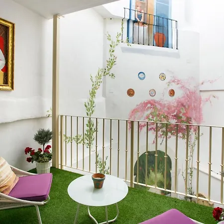 Graffiti Apartment *